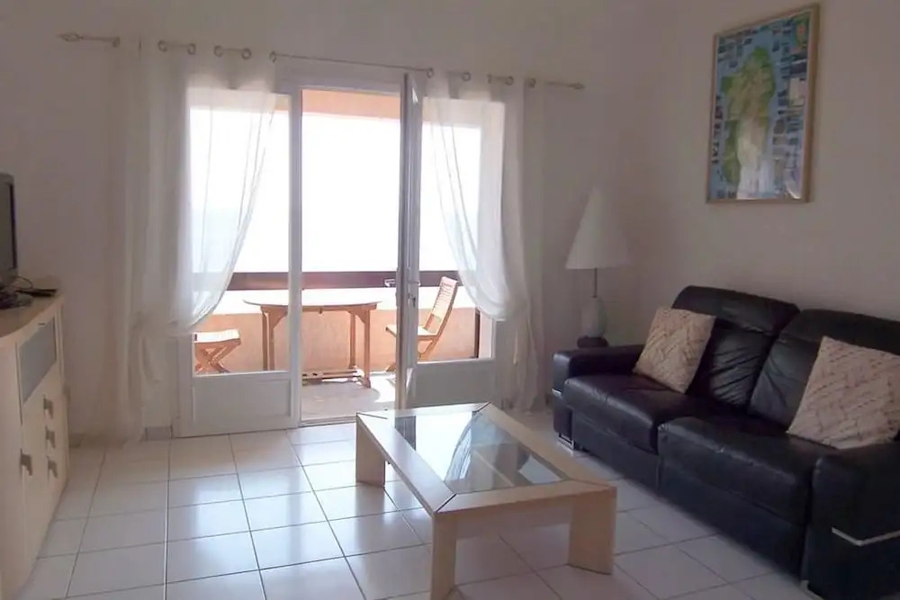 YVETTE MINI-VILLA - FACING THE SEA Apartment 2