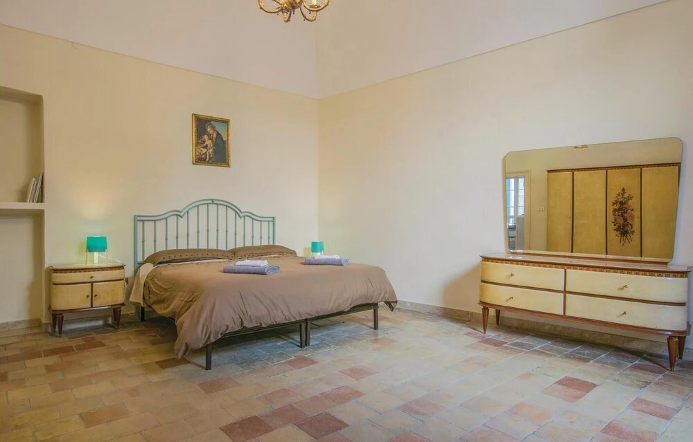 Stunning Apartment in Gravina in Puglia -ba- With 2 Bedrooms and Wifi