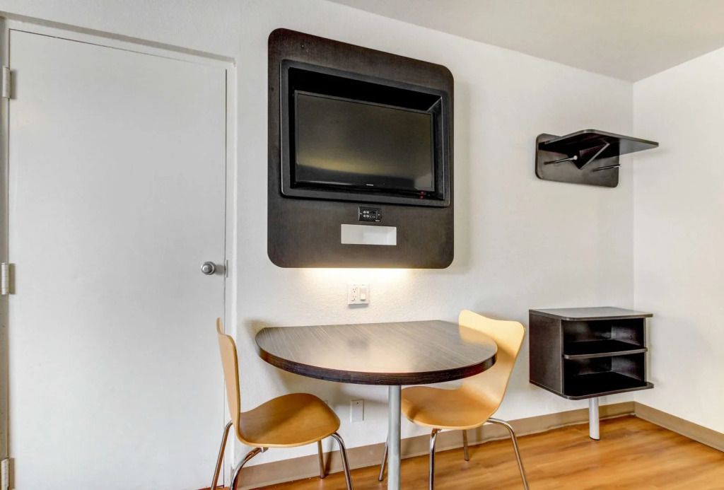 Motel 6 Waco - Lacy Lakeview