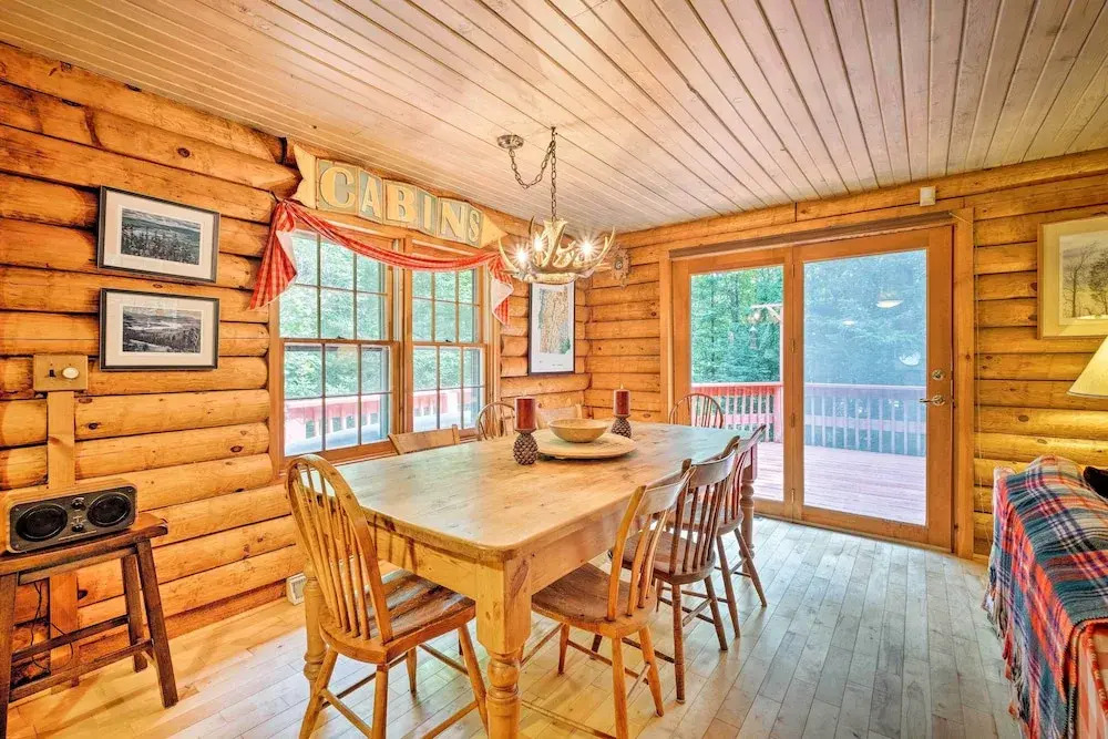Private Wooded Cabin: 7 Mi to Mount Snow!