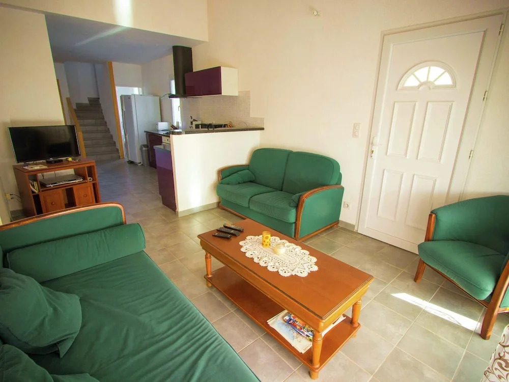 Beautiful House With Private Pool and Large Garden