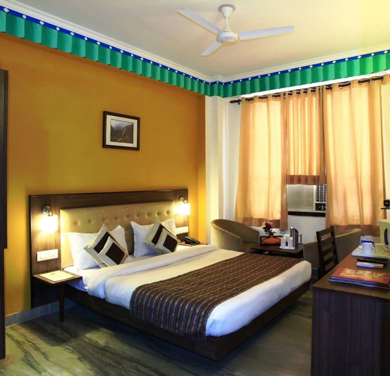 Inn Tawang Near B L Kapoor Hospital A Well Hygiene Hotel