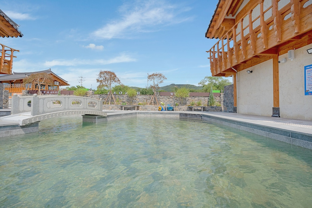 Wanggyeong Hanok Poolvilla