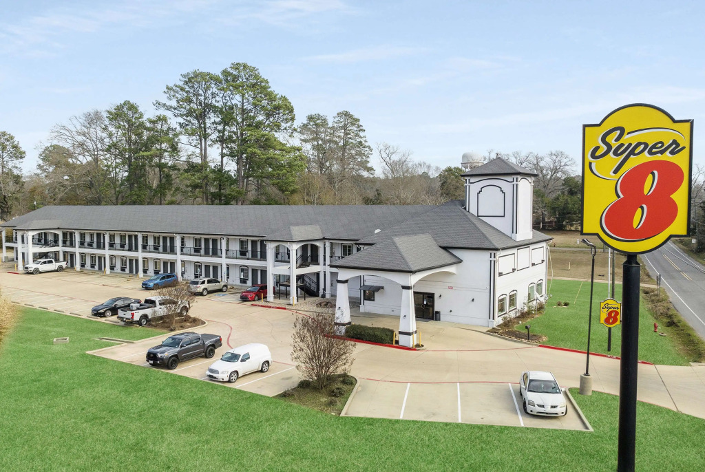 Super 8 by Wyndham Mansfield LA