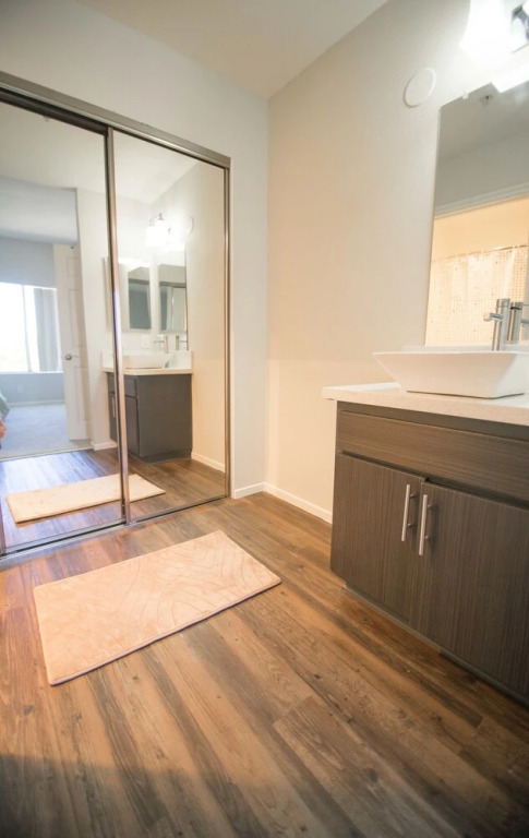 Prime Location Westwood Apartment 409w