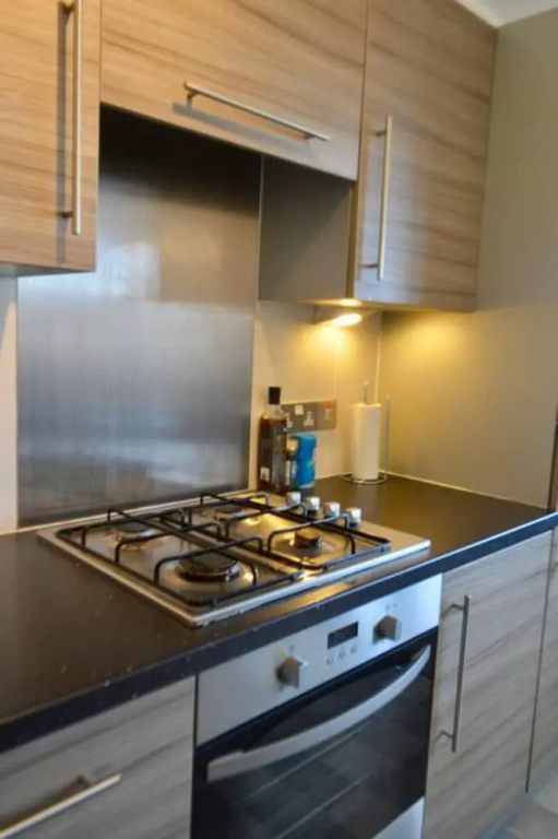1 Bedroom Penthouse Apartment Near Murrayfield Sleeps 4