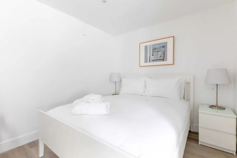 Sleek & Well-connected Studio Flat Archway!