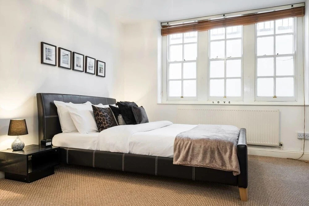 Spacious 2BR Home in Islington - up to 6 Guests!