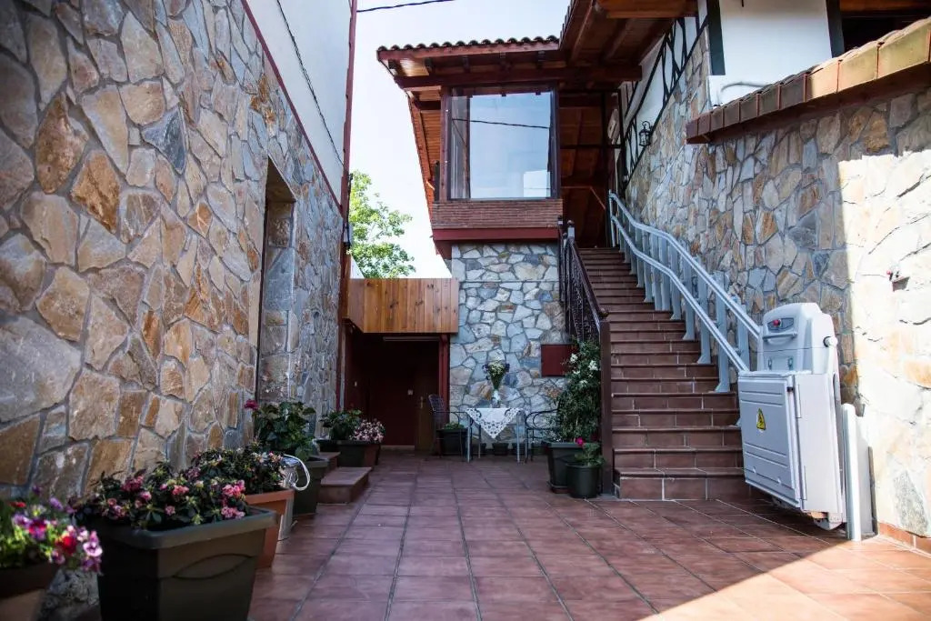 Hotel Mariñerune