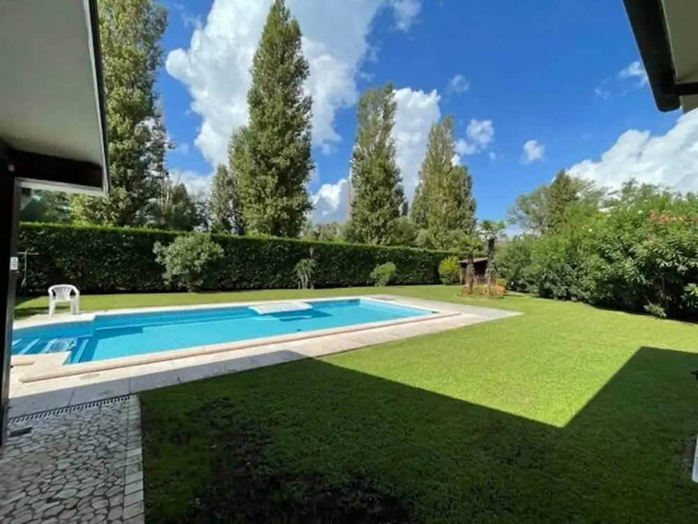 Charming Villa With Pool in Albarella