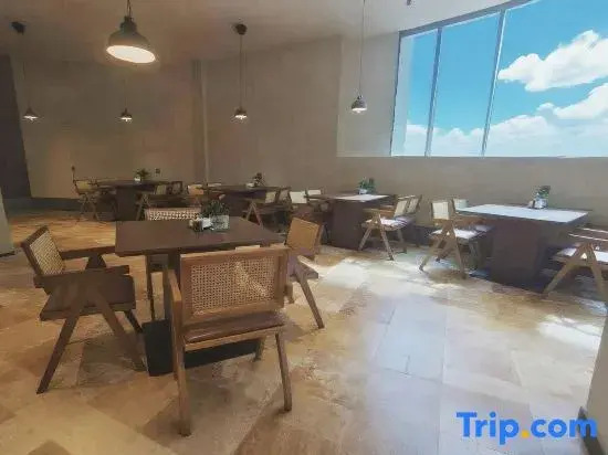 Yunshang Siji Shangpin Hotel (Liupanshui Wanda Plaza High-speed Railway Station Branch)