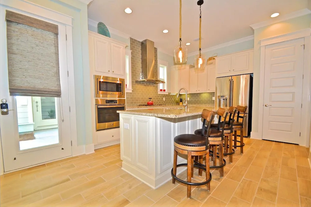 Time to Chill 3 Bedroom Condo By Coastal Dreamin