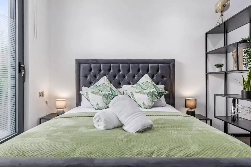 Huge Cosy Studio Family Sleeps 4 North West London