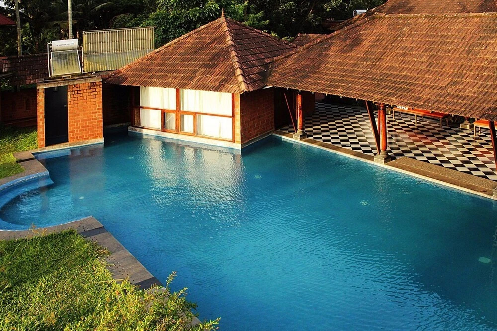 Vinnca Lake House