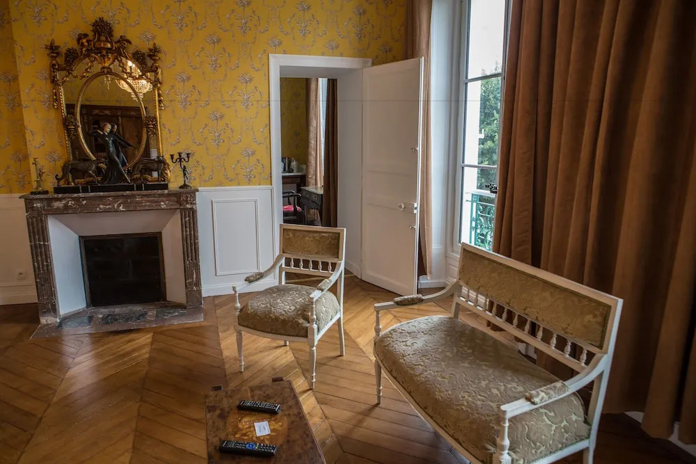 Logis Hôtel & Restaurant Chateau de la Marjolaine