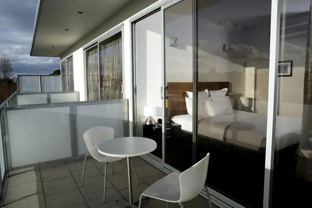 Cosmopolitan Hotel and Apartments