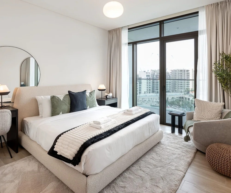 Cozy 2BR With Creek Views in Dubai Creek Harbour