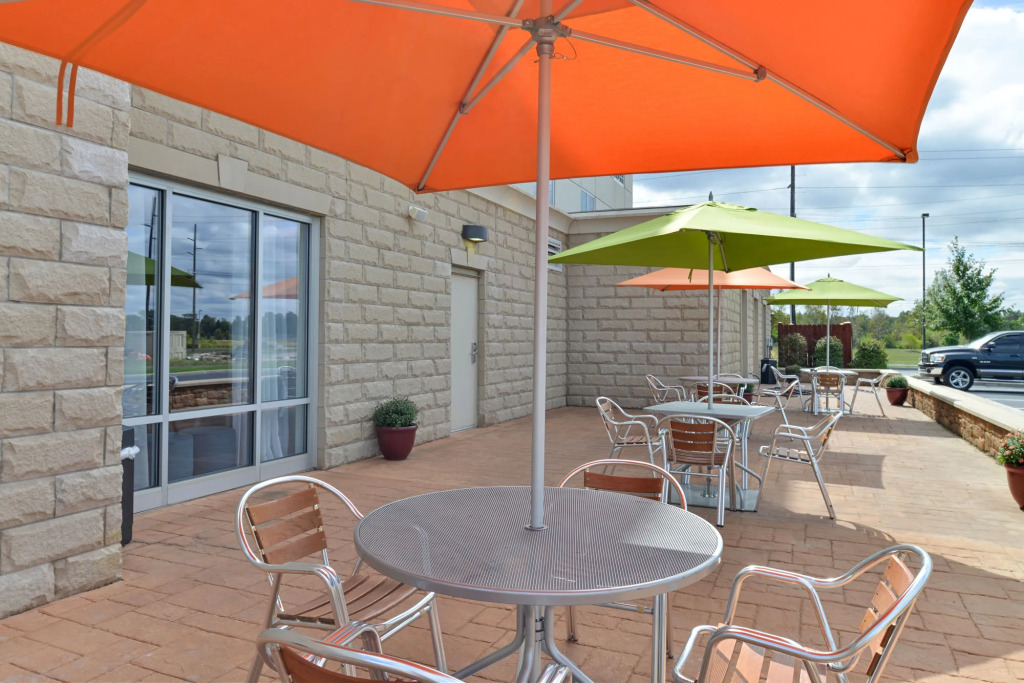 Holiday Inn Express & Suites Terre Haute by IHG