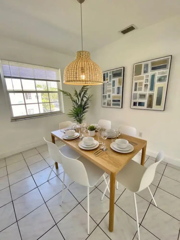 Wonderful 2 Bedroom House Coral Way