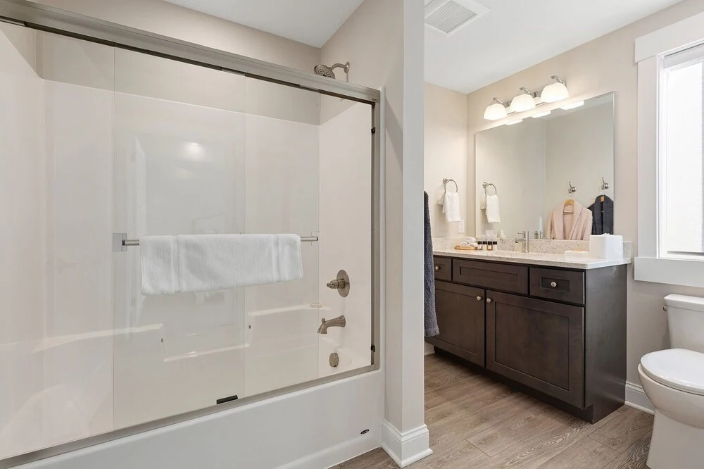 539 Bay St. Lake View Condo Unit 304E