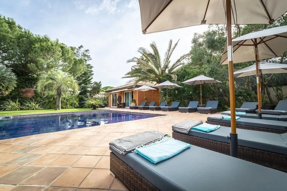 Villa Peacock