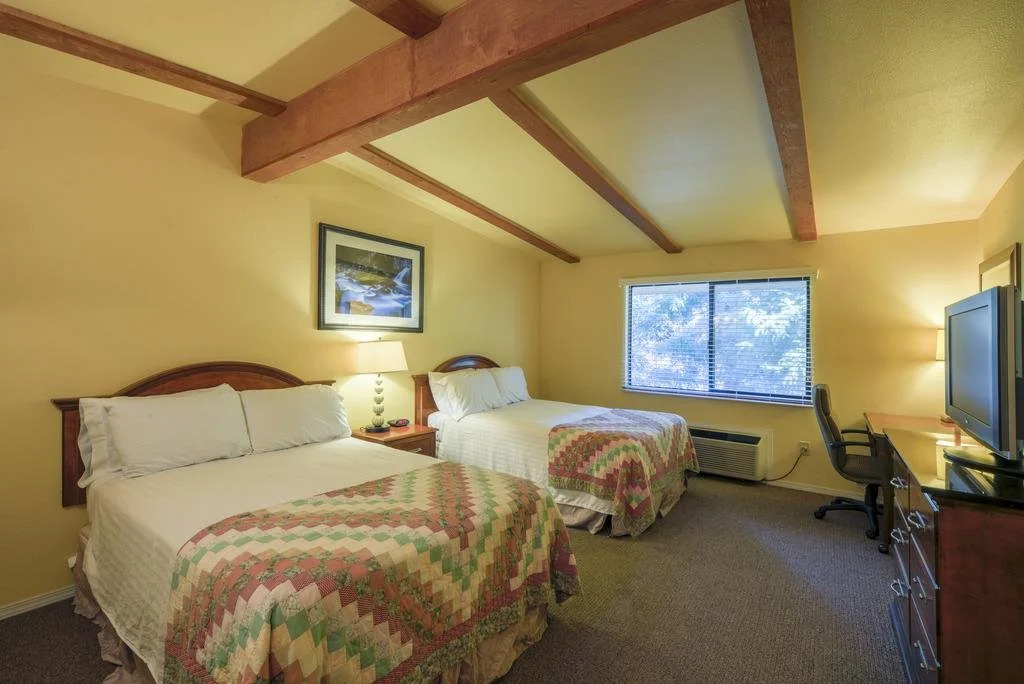 Packwood Lodge & Cabins