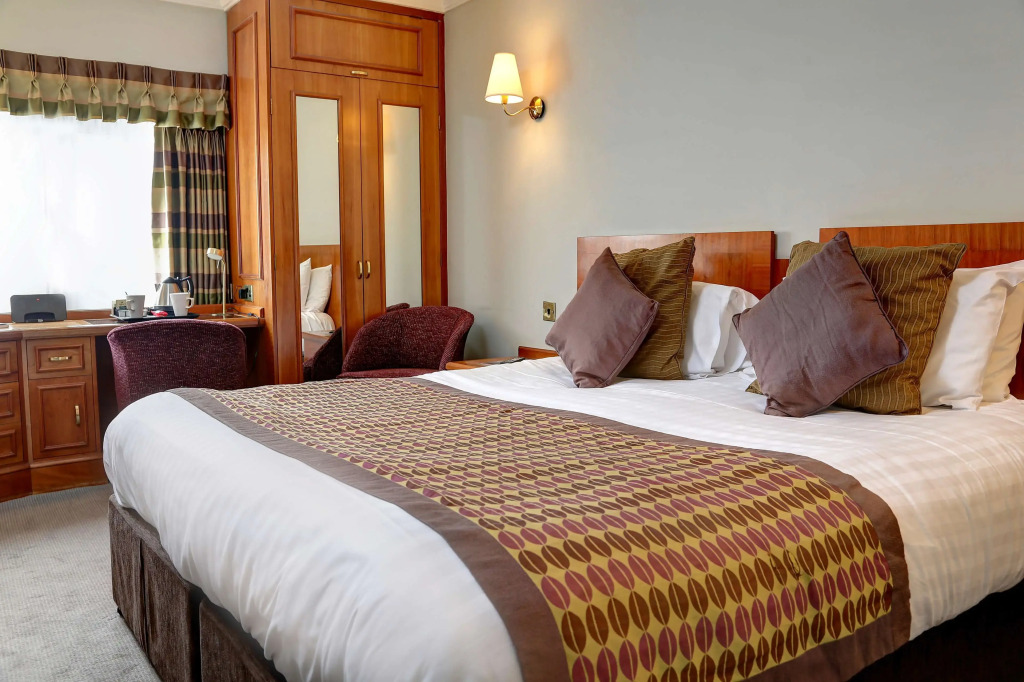 Best Western Plus Pinewood Hotel, Manchester Airport South Handforth