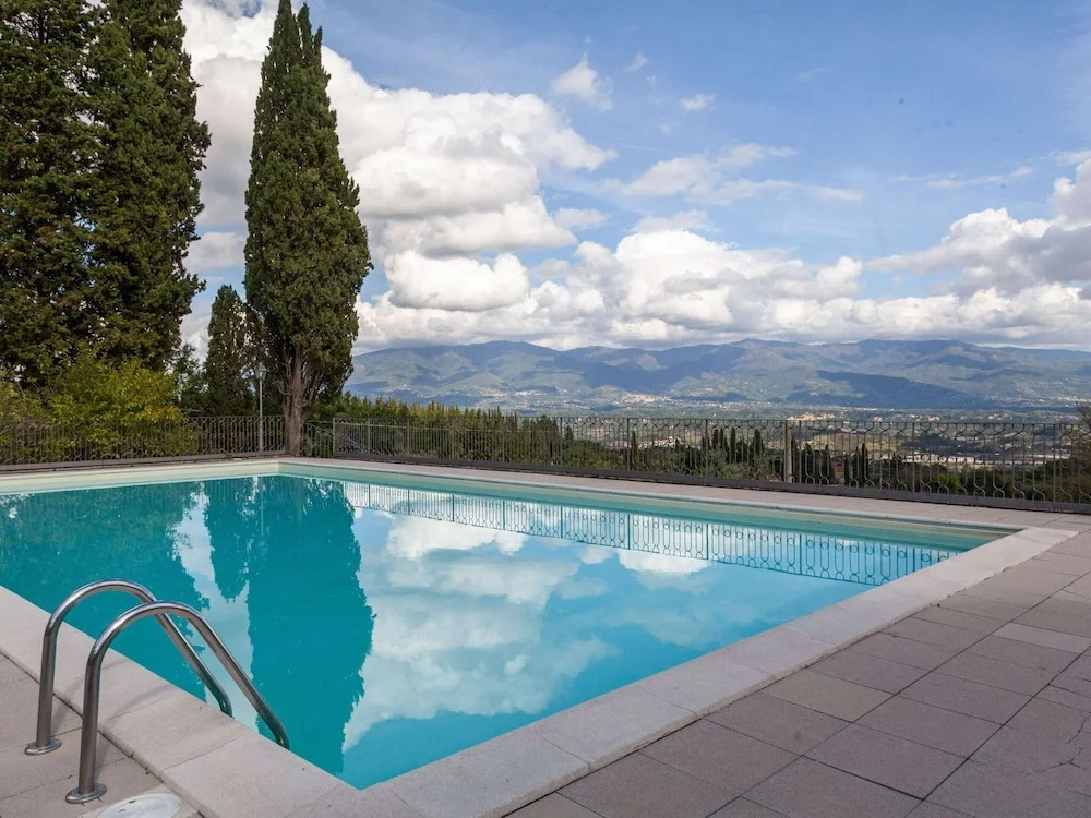Scenic Stay near Florence