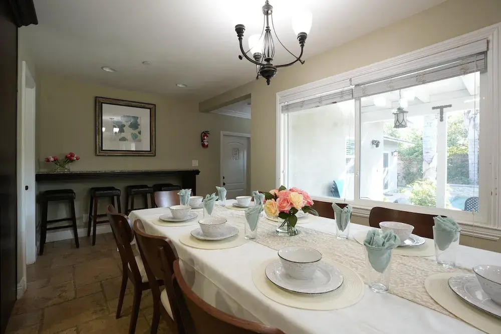 Highly Upgraded, 5 Bed, 4.5 ba, New Pool W/jacuzzi, 1/2 Mile Walk to Disney