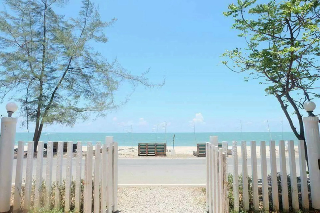 At-Pran Sunrise Beach Resort