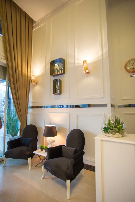 A Royal Suit Hotel