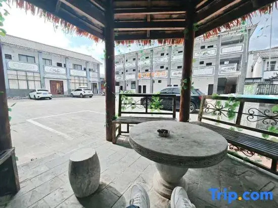 Mengfei Resort Hotel (Dali Erhai Longkan Wharf)
