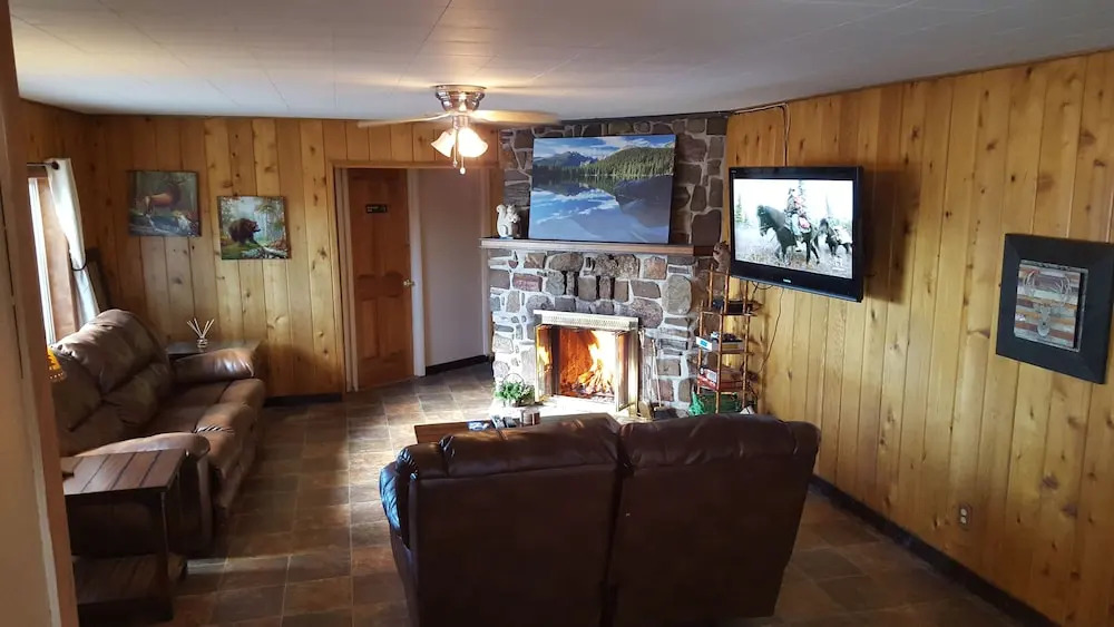 B&B Riverside Motel