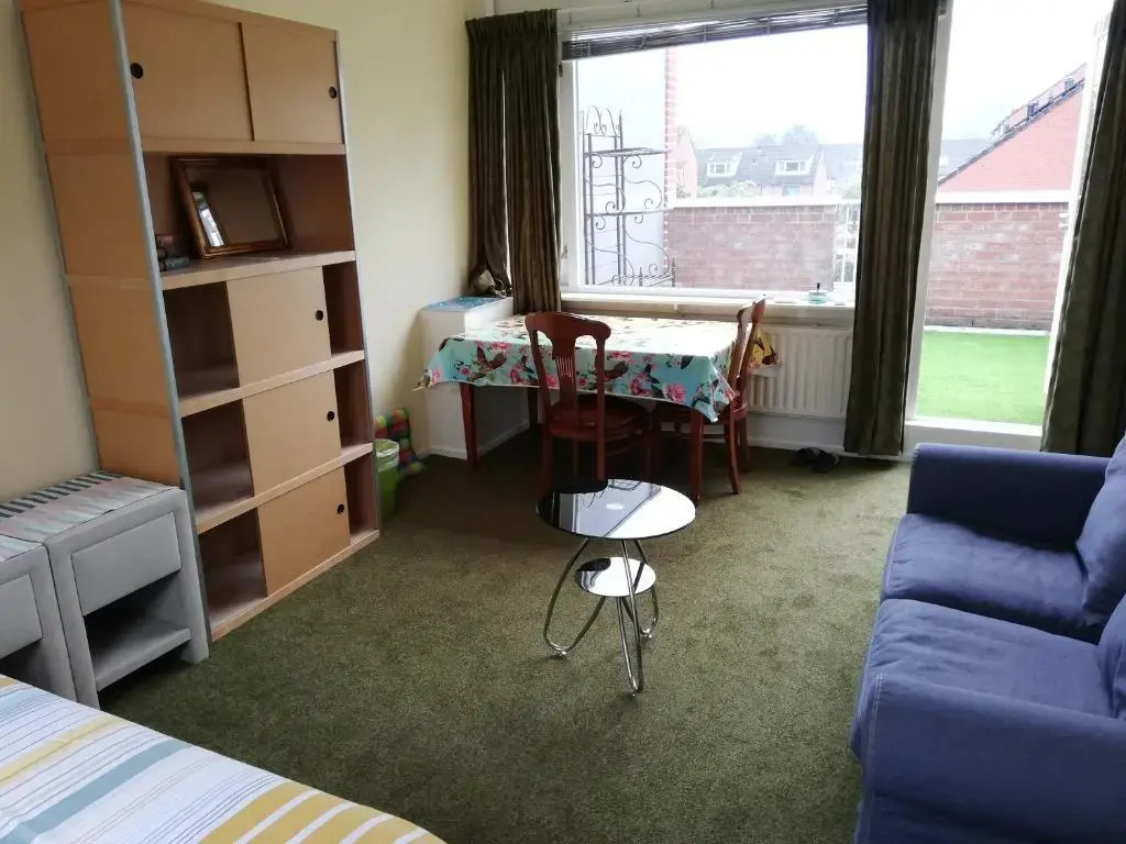 Home stay Utrecht — Women only (гостевой дом для женщин)