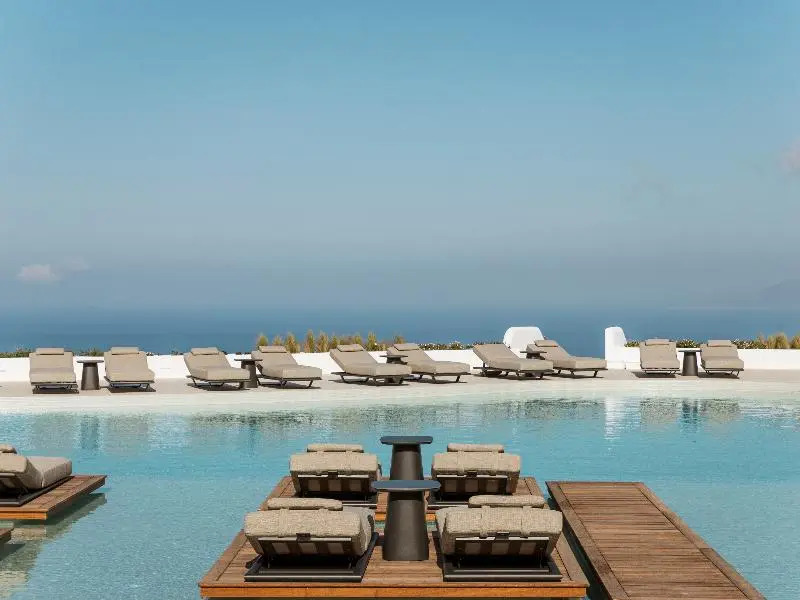 NĒRO Boutique Hotel