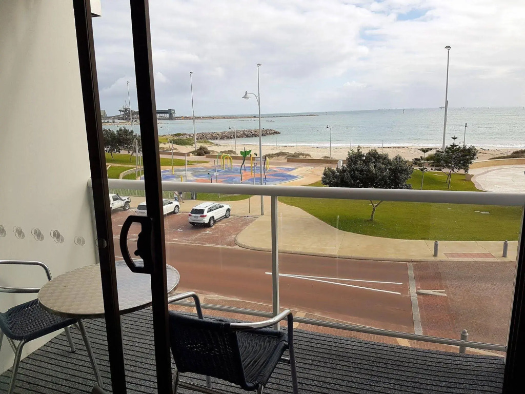 Ocean Centre Hotel