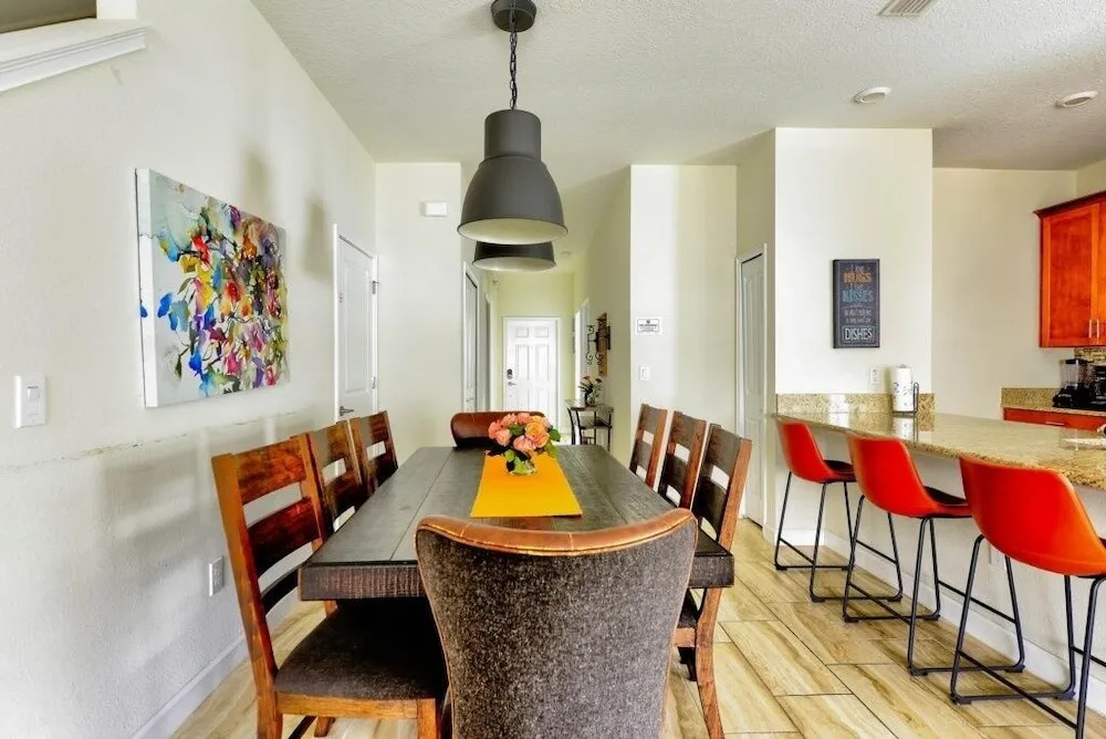Bright & Cheery Vacation Villa-1638st 5 Bedroom Townhouse by RedAwning
