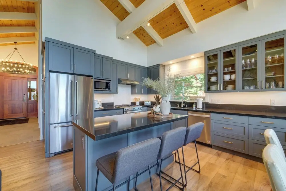 Luxe Tahoe City Cabin w/ Lake Views & Beach Access