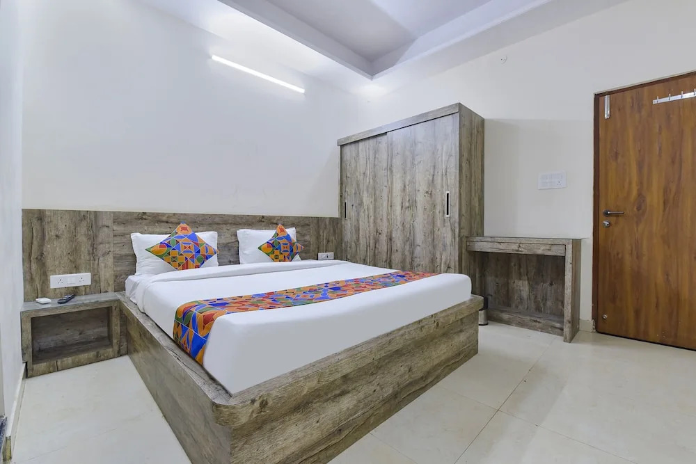 FabHotel My Stay Sirvi Inn