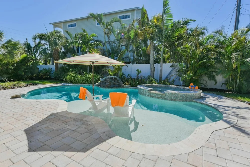 Palms By The Bay Apartment 3