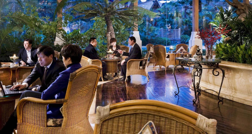 Hangzhou The First World Hotel