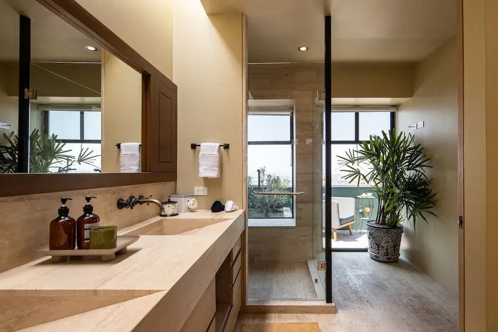 PANORAMA DE LA PARROQUIA Amazing Sunsets! Triplex 4BR Centro Home with Rooftop Parroquia Views