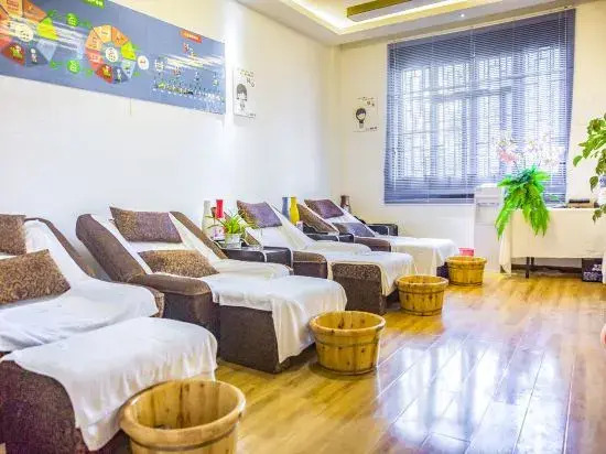 Chuxiong Super 8° Jujunlaike Homestay