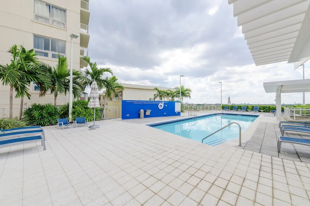 Miami World Rental - Midtown 608