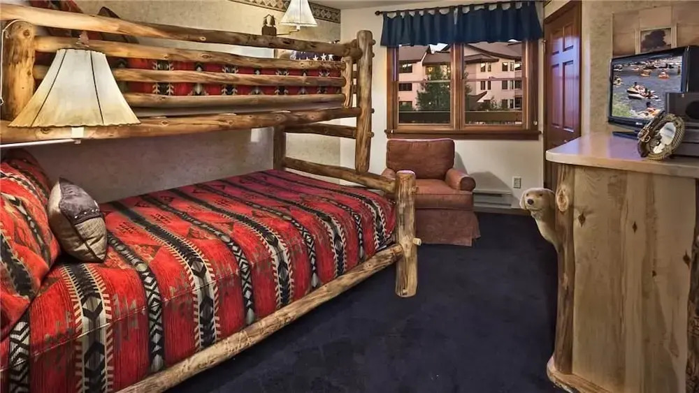 Chartreuse 122 2 BedroomCondo By Moving Mountains