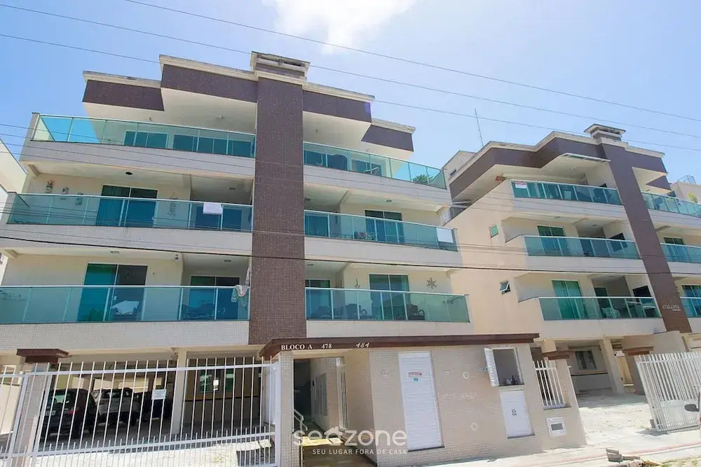 2-bed Apt w/ BBQ - Downtown Bombinhas Caa103