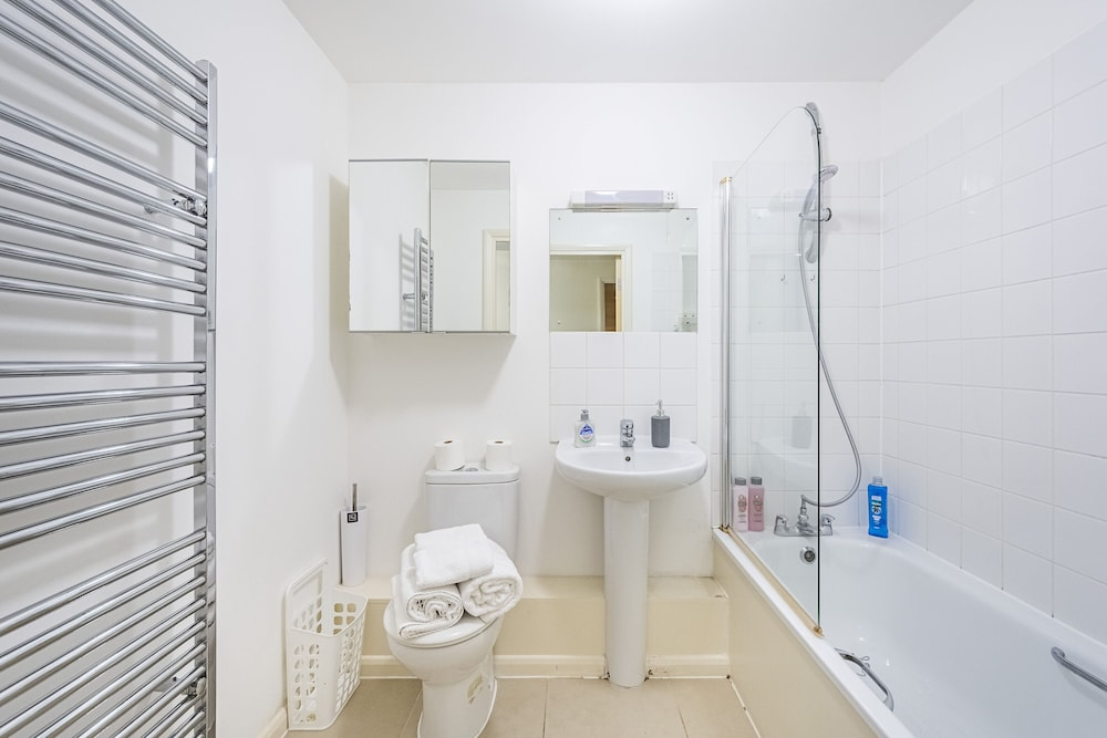 Av Stays Central London 2 Bedroom Riverside