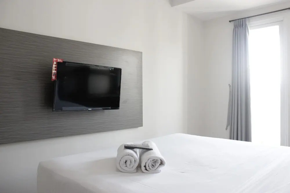 Simply 2BR without Living Room Apartment at Parahyangan Residence