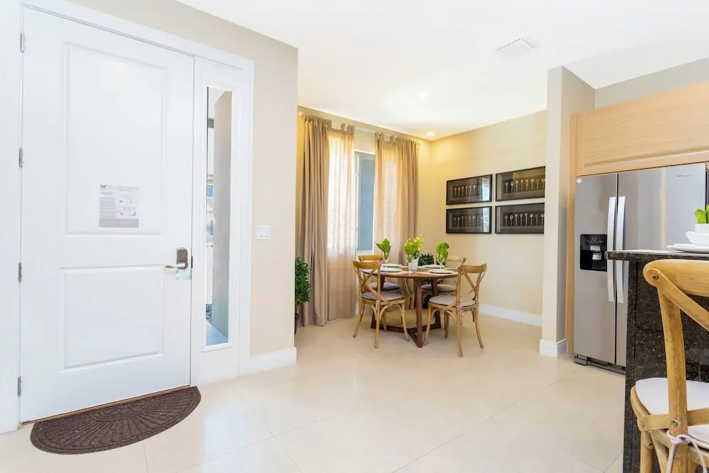 Stunning 4 Bd Close To Disney @ Magic Village 3247