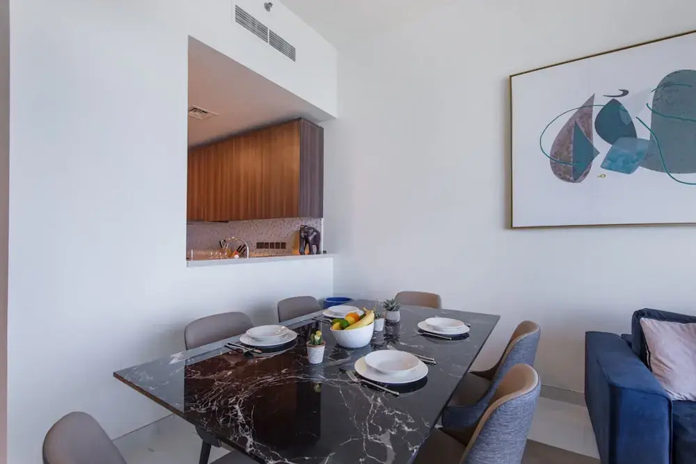 Maison Privee - Chic Coastal Escape w/ Sea Views on Palm Entry